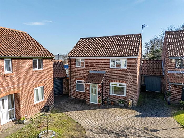 3 Bedroom Detached House For Sale In Alexa Court, York, YO24