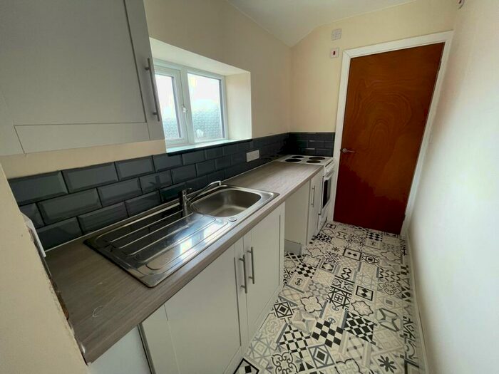 1 Bedroom Property To Rent In Unit Flat E Maddox Street Tonypandy - Tonypandy, CF40