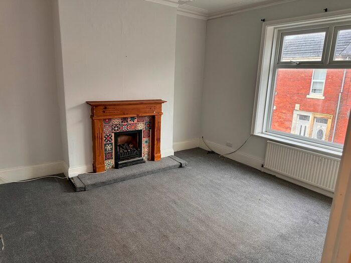 3 Bedroom Flat To Rent In Northbourne Road, Jarrow, NE32