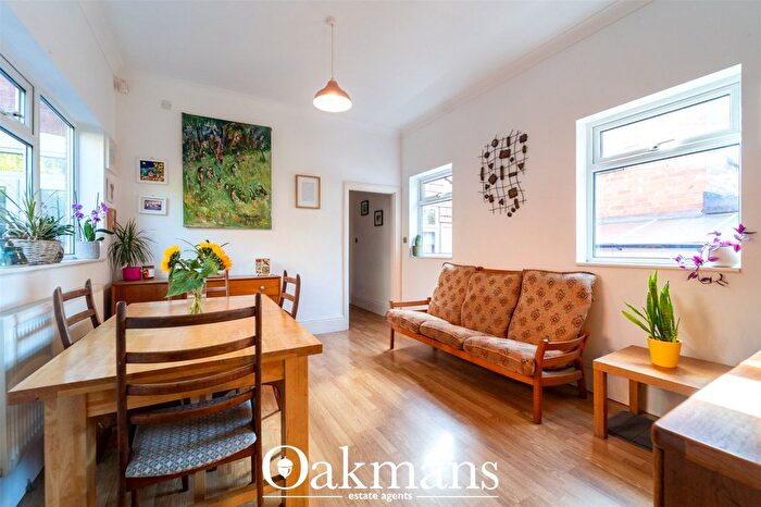 5 Bedroom Semi-detached House For Sale In Woodland Road, Northfield, Birmingham, B31