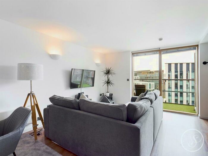 2 Bedroom Flat To Rent In West Point, Wellington Street, Leeds, LS1