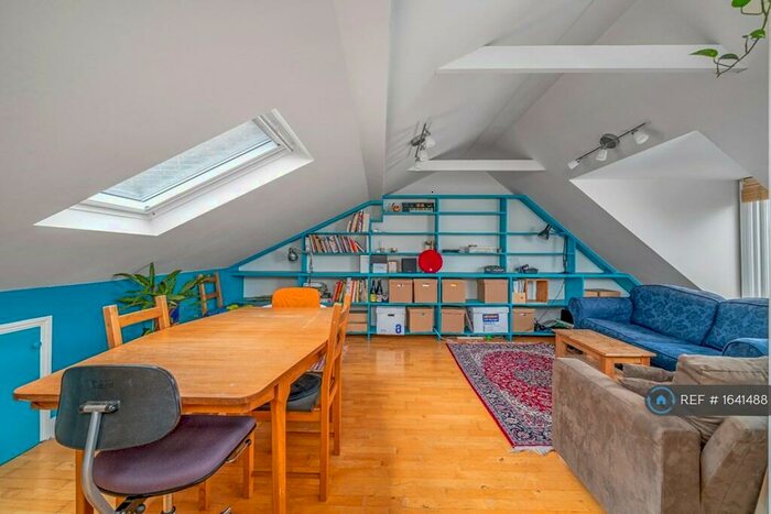 2 Bedroom Flat To Rent In Stoke Newington, London, N16