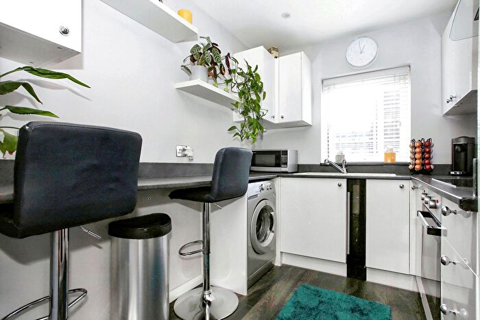 2 Bedroom Flat For Sale In Flamborough Close, Woodston, Peterborough, PE2