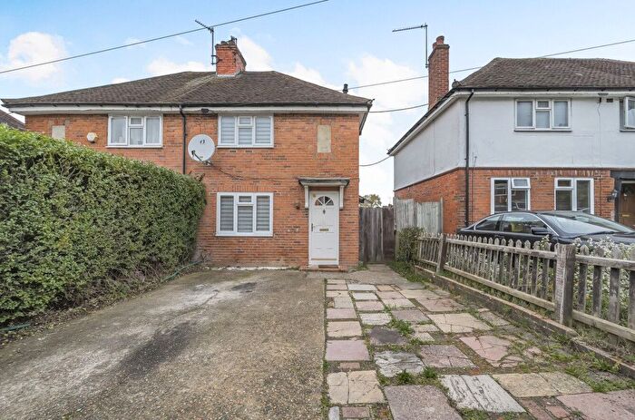 4 Bedroom Semi Detached House For Sale In Staverton Road, Reading, Berkshire, RG2