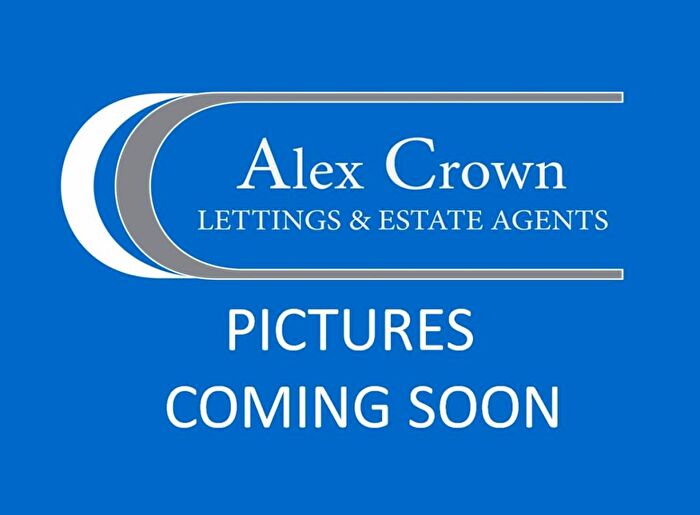 3 Bedroom Flat To Rent In Rowstock Gardens, Holloway, N7