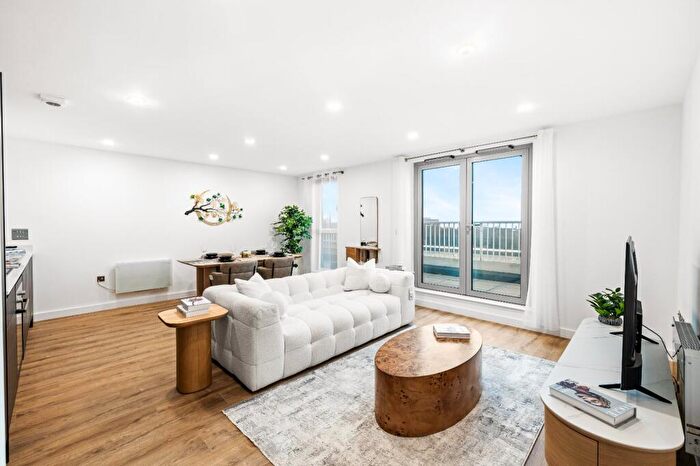 2 Bedroom Flat For Sale In Davigdor Road, Hove, BN3