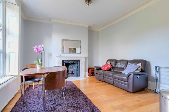 4 Bedroom Flat To Rent In Holloway Road, London, N19