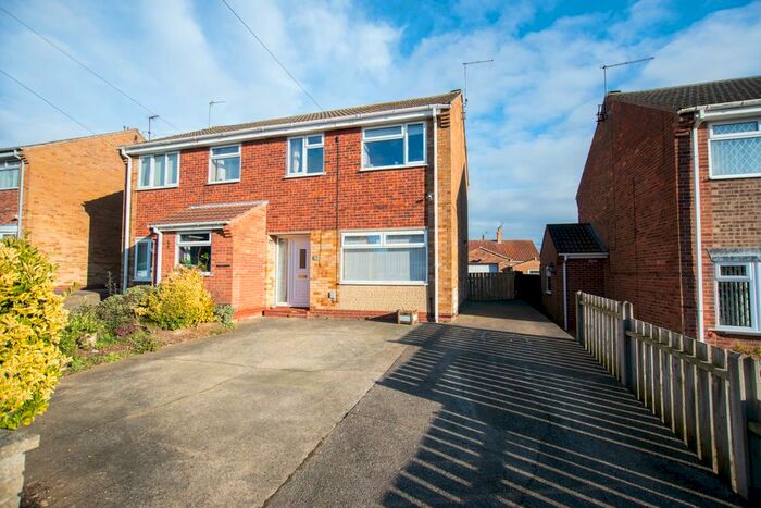 3 Bedroom Semi-Detached House To Rent In St. Nicholas Drive, Hornsea, HU18