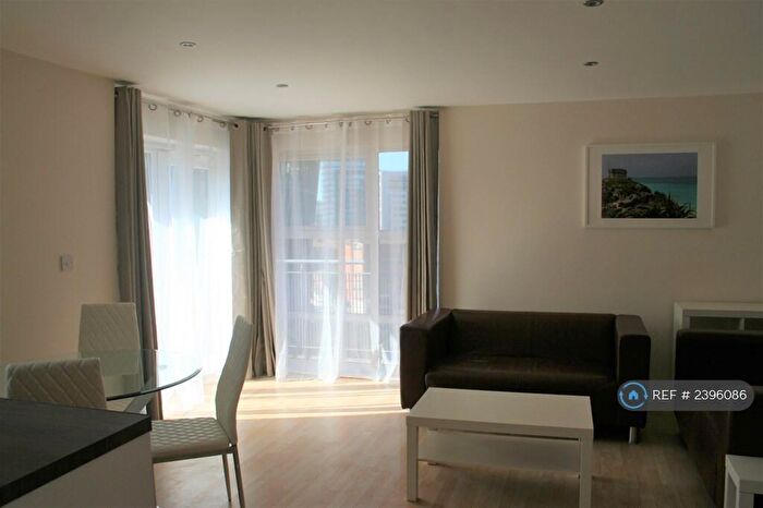 2 Bedroom Flat To Rent In Naples Street, Manchester, M4