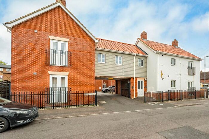 3 Bedroom Flat For Sale In Erwin Court, Dereham, NR19