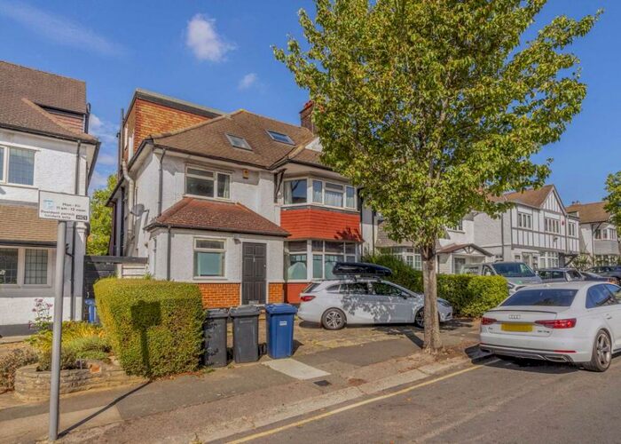 5 Bedroom Semi-Detached House To Rent In Foscote Road, Hendon, NW4