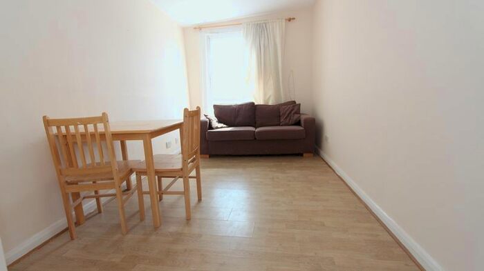 1 Bedroom Flat To Rent In Balls Pond Road, London, N1