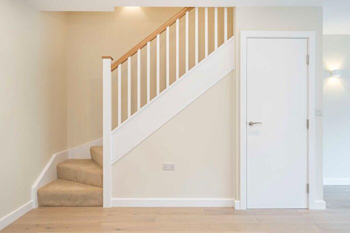 3 Bedroom Terraced House For Sale In Southfields Road, Wandsworth, SW18