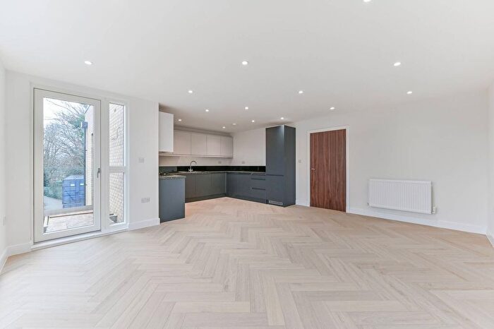 2 Bedroom Flat To Rent In Norbury Avenue, Norbury, London, SW16