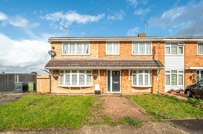 5 Bedroom Semi-Detached House For Sale In Weaversfield, Silver End, Witham, CM8