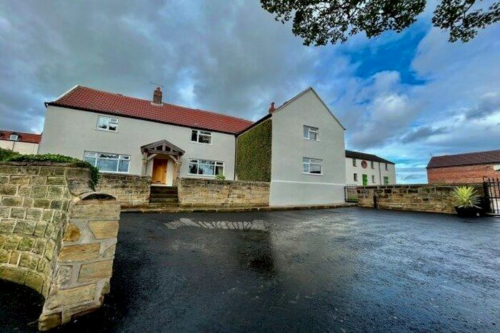 4 Bedroom Property To Rent In Featherstone Lane, Pontefract, WF7