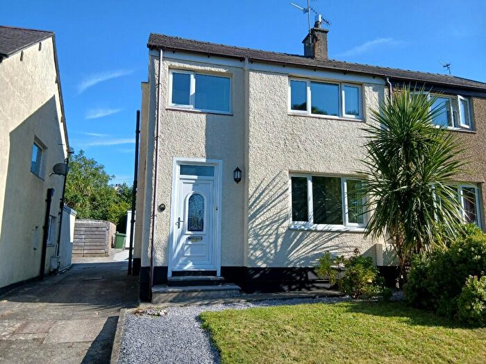 3 Bedroom Semi-Detached House For Sale In Bangor, Gwynedd, LL57