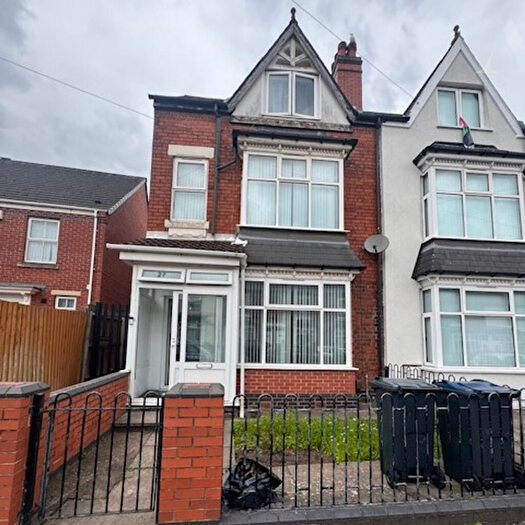 5 Bedroom End Of Terrace House For Sale In College Road, Birmingham, B8