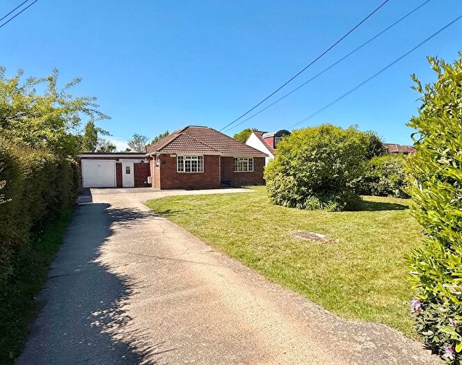 4 Bedroom Detached Bungalow For Sale In Green Lane, Blackfield, SO45