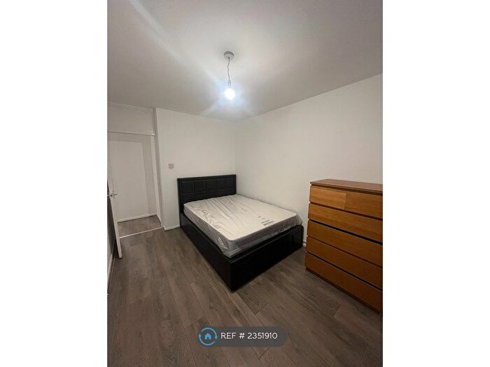 2 Bedroom Flat To Rent In Calcraft House, London, E2