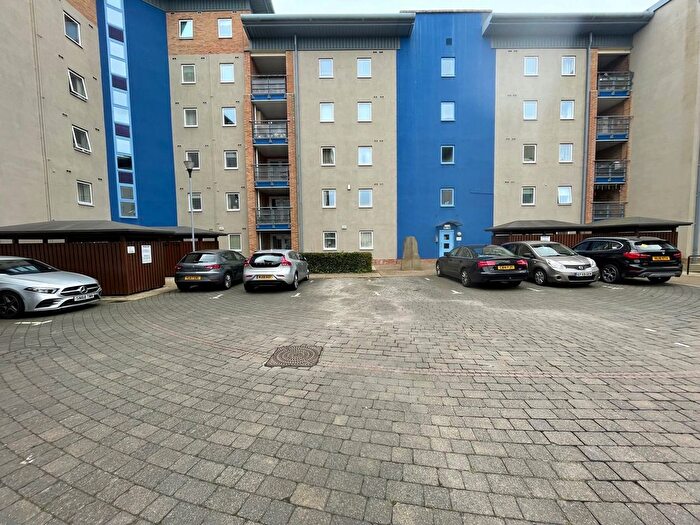 2 Bedroom Property To Rent In Knightsbridge Court, Newcastle Upon Tyne, NE3