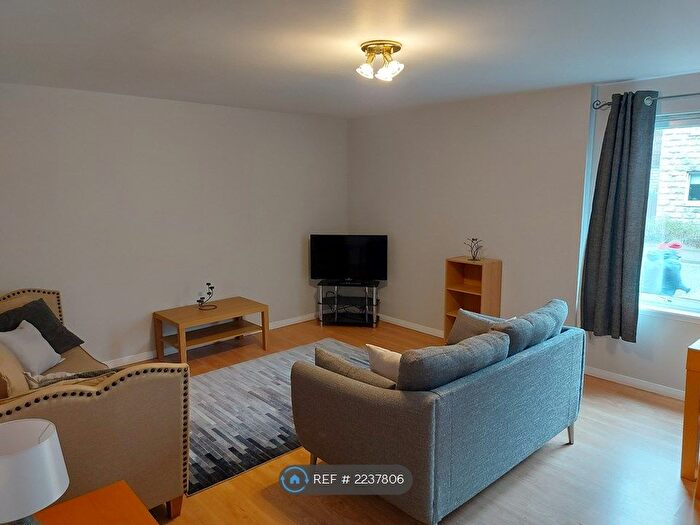 2 Bedroom Flat To Rent In Glendale Mews, Aberdeen, AB11