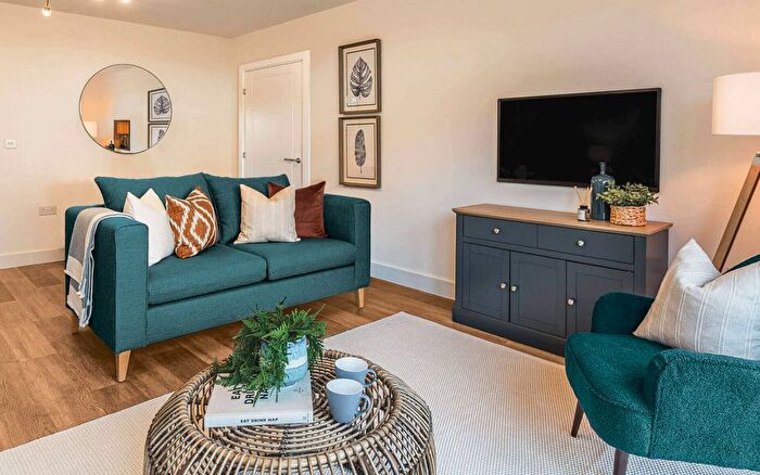 2 Bedroom Flat For Sale In Thanet Way, Whitstable, CT5