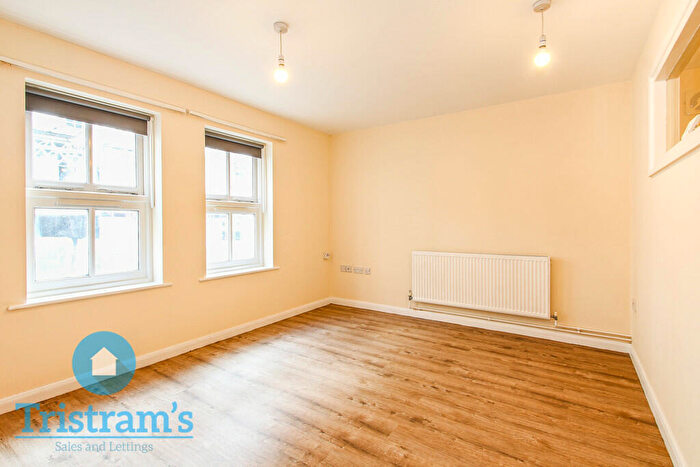 1 Bedroom Apartment To Rent In Regent Mews, Wollaton Street, NG1