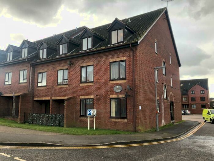 1 Bedroom Flat To Rent In Rectory Road, Rushden, NN10