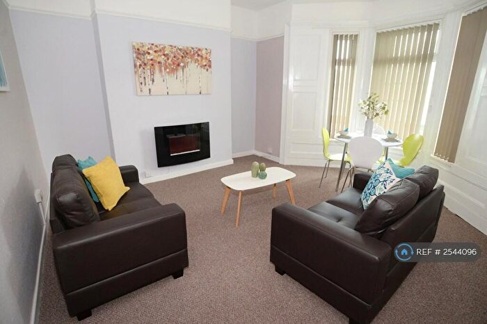 1 Bedroom Flat To Rent In Clytha Square, Newport, NP20