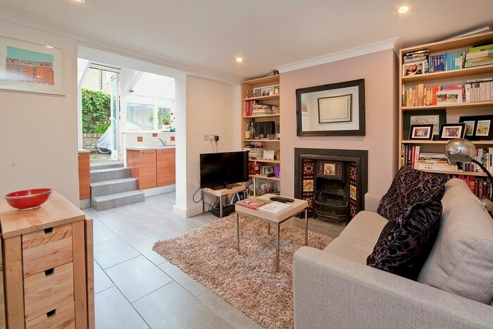 1 Bedroom Flat To Rent In Alma Street, Kentish Town, NW5