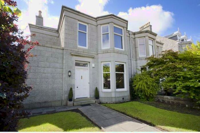 4 Bedroom Semi-Detached House To Rent In Great Western Road, Aberdeen, AB10