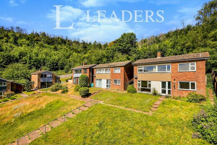 3 Bedroom Detached House To Rent In Hill Road, BN20