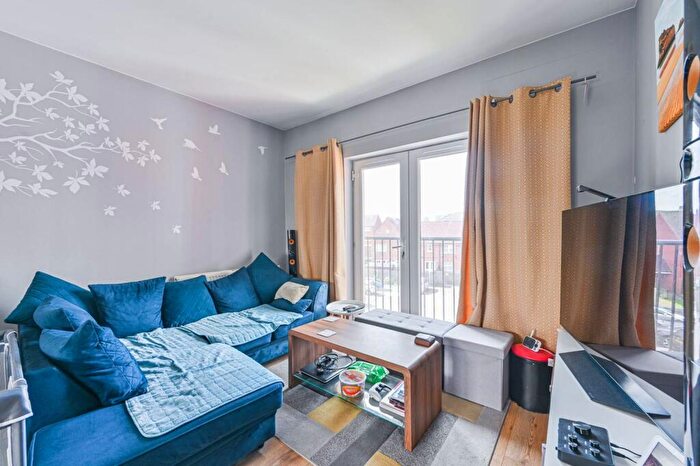 2 Bedroom Flat To Rent In Allenby Road, Thamesmead, London, SE28