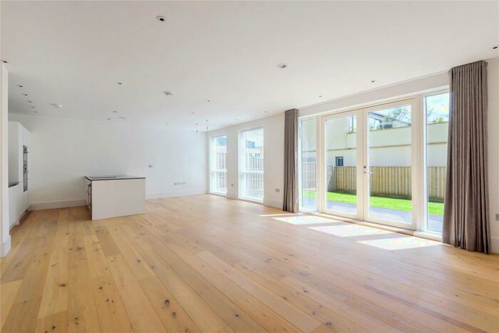2 Bedroom Apartment To Rent In Granville Road, Bath, BA1