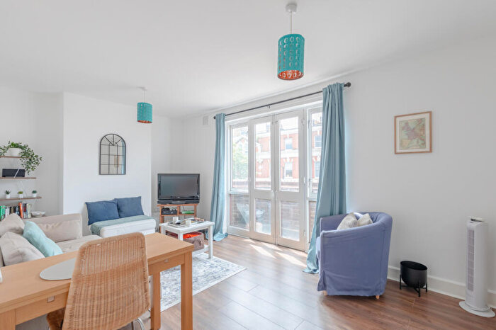 1 Bedroom Apartment To Rent In Upper Street, London, ., N1