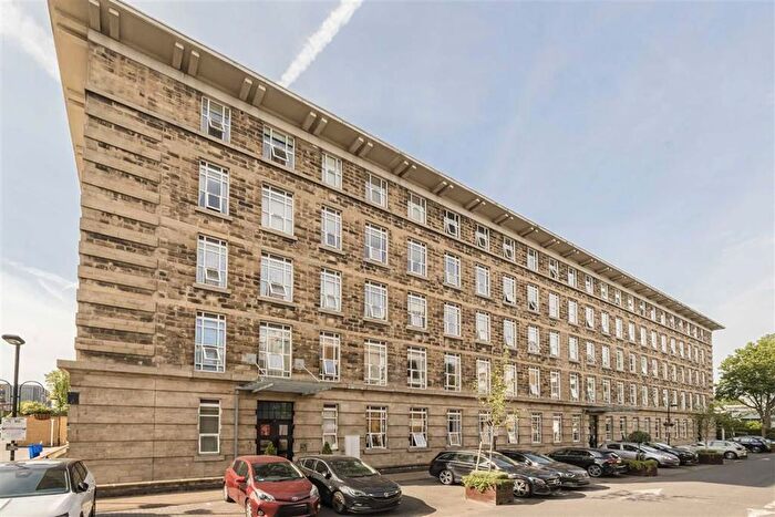 2 Bedroom Flat To Rent In Bromyard Avenue, Acton, W3