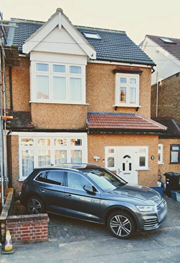 6 Bedroom Semi-Detached House To Rent In Horace Road, Barkingside, Hainult, Ilford, Ig5