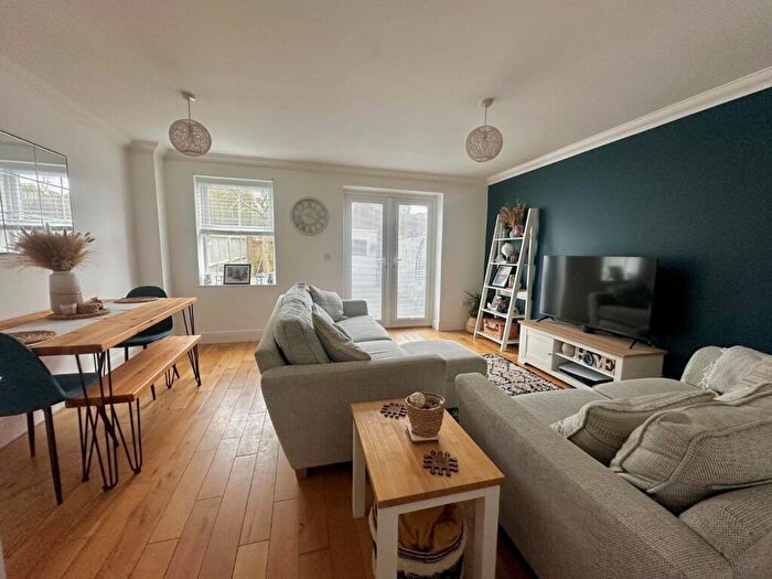 3 Bedroom End Of Terrace House For Sale In Goodwin Close, Deal, Kent, CT14