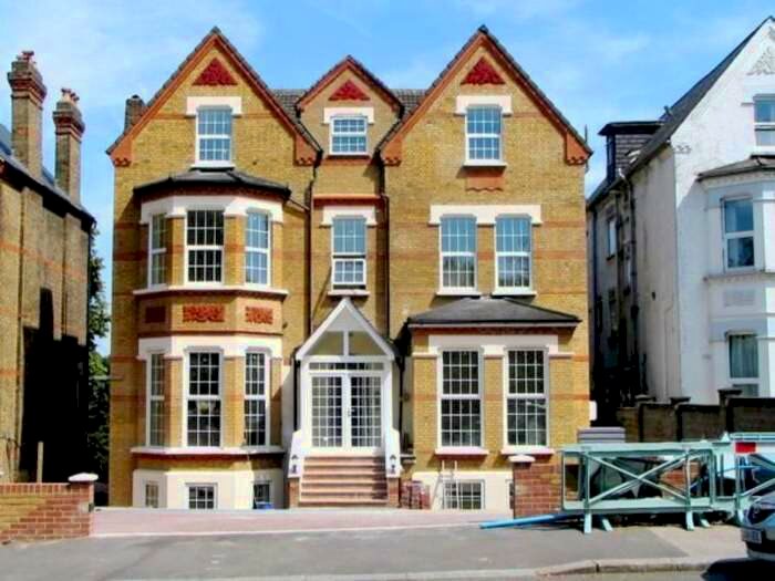 2 Bedroom Apartment To Rent In Lawrie Park Road, Sydenham, SE26
