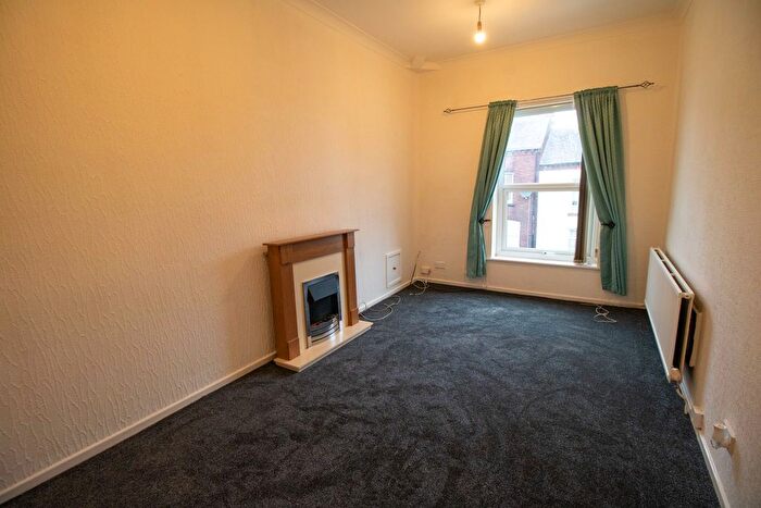 2 Bedroom Flat To Rent In Plodder Lane, Farnworth, Bolton, BL4