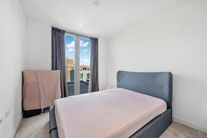 3 Bedroom Flat To Rent In Liner House, Royal Wharf, London, E16