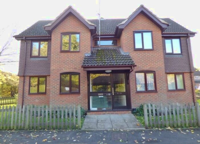 1 Bedroom Flat To Rent In Fetcham, KT22