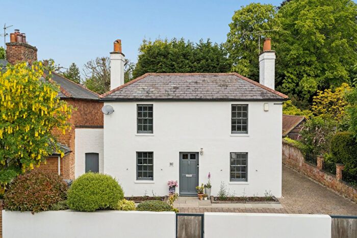 4 Bedroom Detached House For Sale In Altwood Road, Maidenhead, SL6
