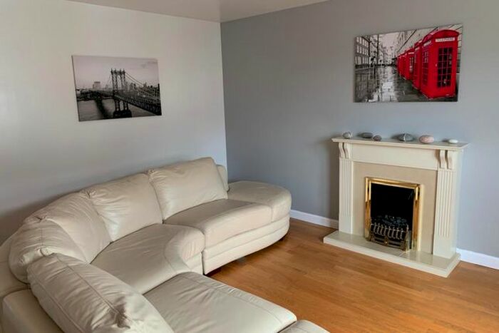 2 Bedroom Flat To Rent In Charles Street, City Centre, Aberdeen, AB25