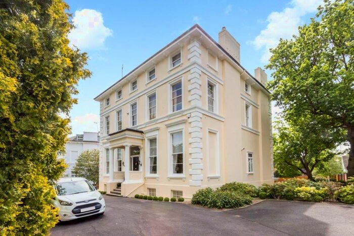 2 Bedroom Apartment To Rent In Parabola Road Cheltenham, GL50