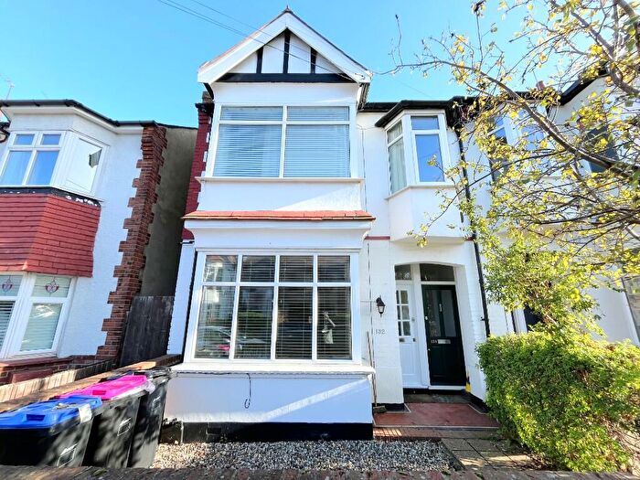 2 Bedroom Flat For Sale In Leigham Court Drive, Leigh-On-Sea, Essex, SS9