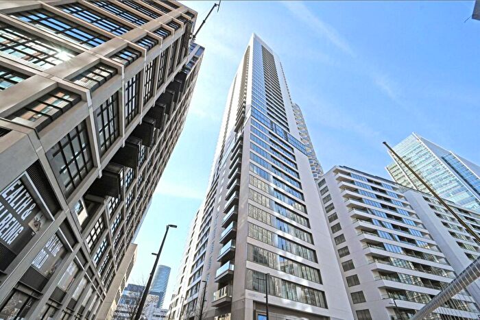 Apartment To Rent In Park Drive, London, E14