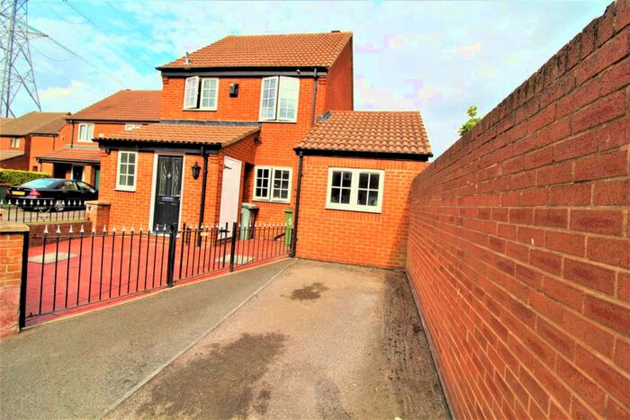 3 Bedroom Detached House To Rent In Linton Gardens, Beckton, E6