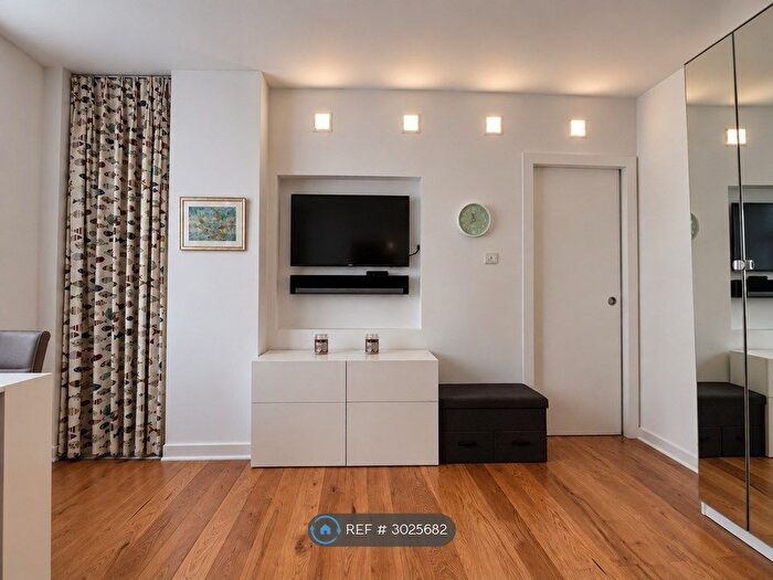 1 Bedroom Flat To Rent In Cliffords Inn, London, EC4A